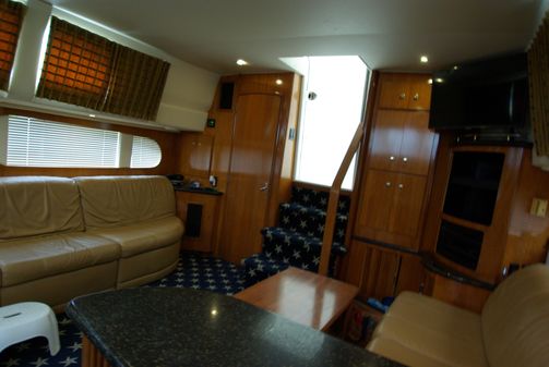 Carver 444 Cockpit Motoryacht image