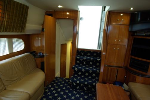 Carver 444 Cockpit Motoryacht image