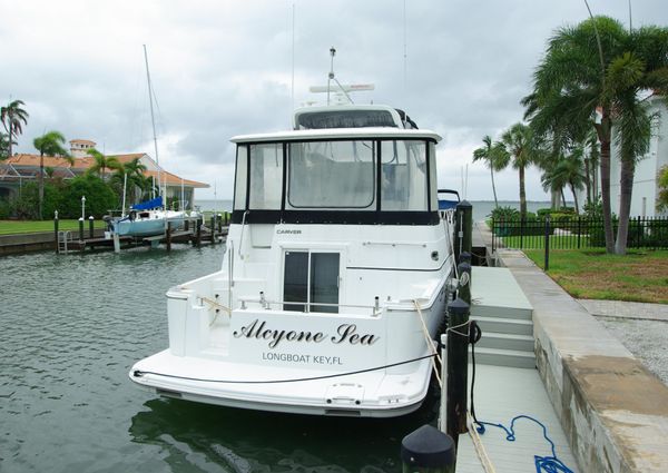 Carver 444 Cockpit Motoryacht image