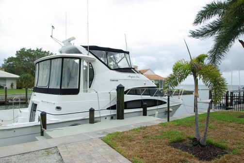 Carver 444 Cockpit Motoryacht image