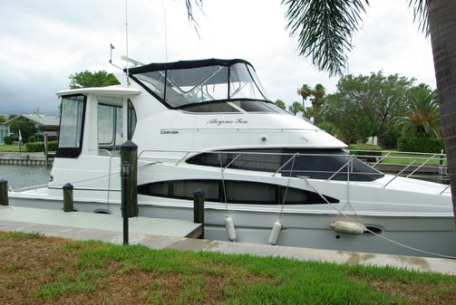 Carver 444 Cockpit Motoryacht image