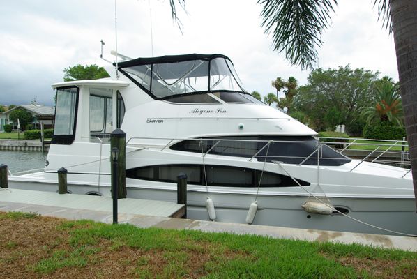 Carver 444 Cockpit Motoryacht - main image