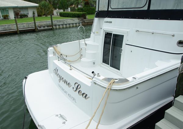 Carver 444 Cockpit Motoryacht image