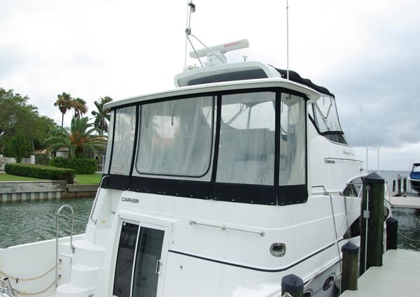 Carver 444 Cockpit Motoryacht image