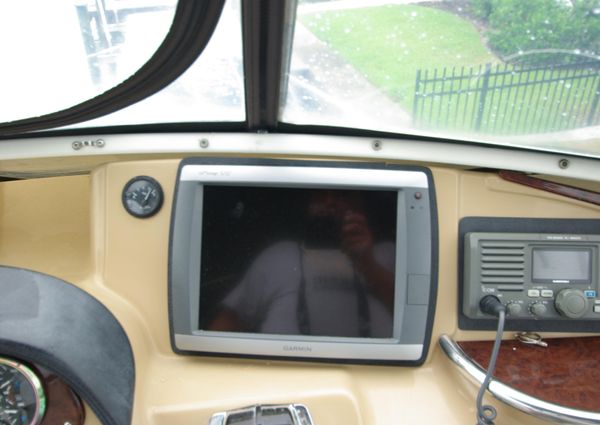 Carver 444 Cockpit Motoryacht image