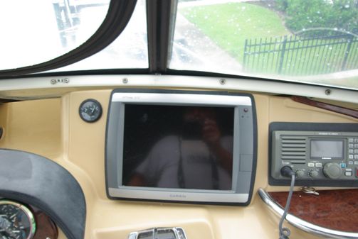 Carver 444 Cockpit Motoryacht image