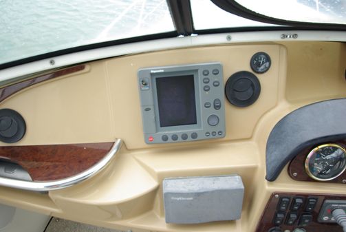 Carver 444 Cockpit Motoryacht image