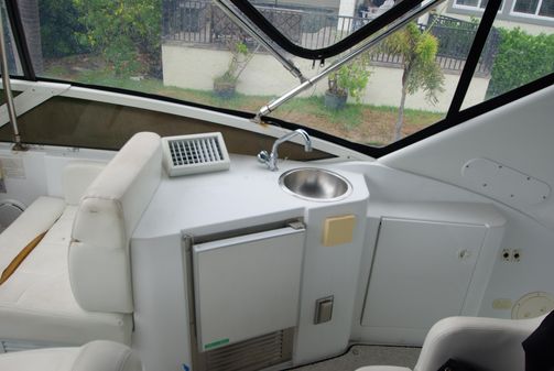 Carver 444 Cockpit Motoryacht image