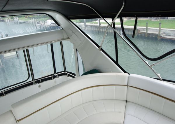 Carver 444 Cockpit Motoryacht image