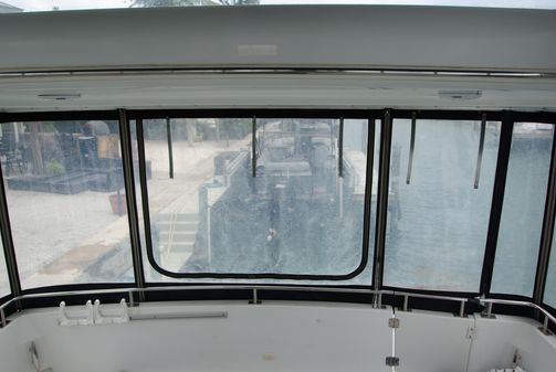 Carver 444 Cockpit Motoryacht image