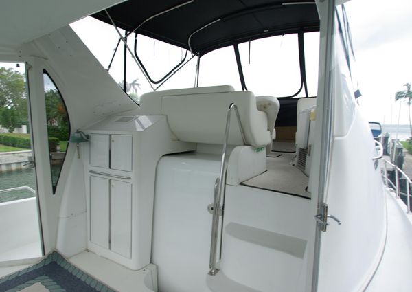 Carver 444 Cockpit Motoryacht image