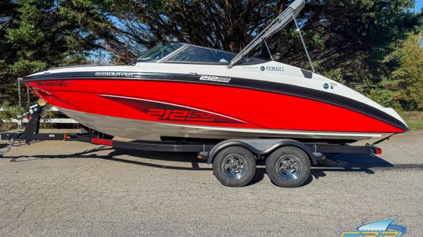 Yamaha Boats 212SS 