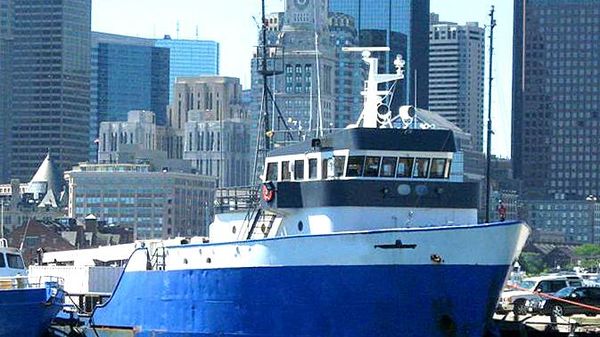 Custom Offshore Salvage Dive Vessel