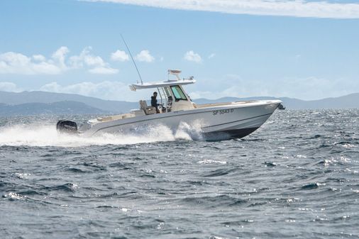 Boston Whaler 330 Outrage image