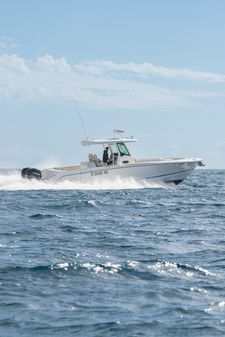 Boston Whaler 330 Outrage image