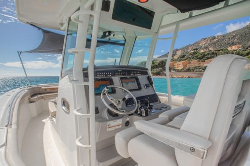 Boston Whaler 330 Outrage image