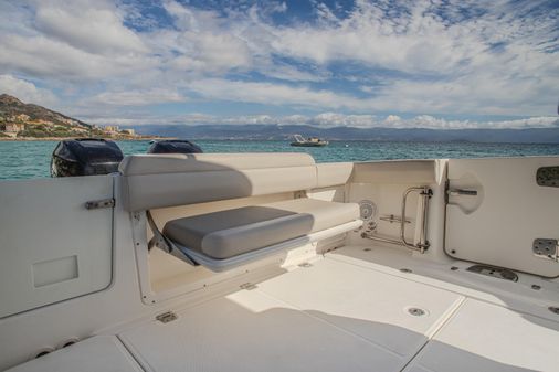 Boston Whaler 330 Outrage image