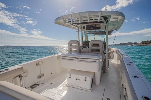 Boston Whaler 330 Outrage image