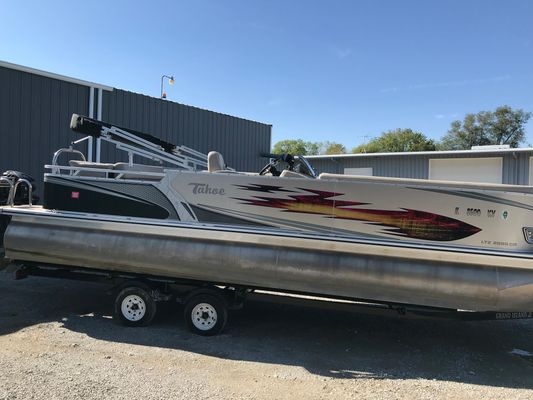 Avalon LSZ Cruise - 26' - main image