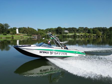 Malibu Wakesetter 23 LSV image