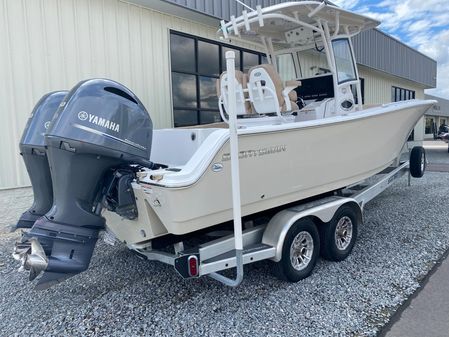 Sportsman Heritage 251 Center Console image