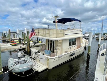 Mainship 400 Trawler image
