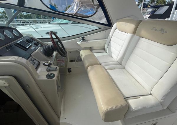 Sea Ray 310 Sundancer image