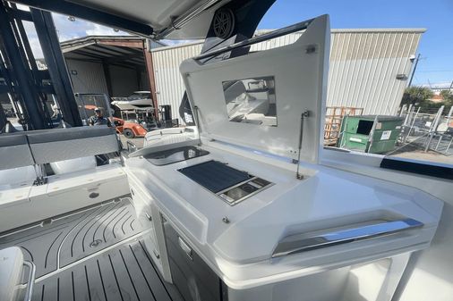 Galeon 325 GTO image