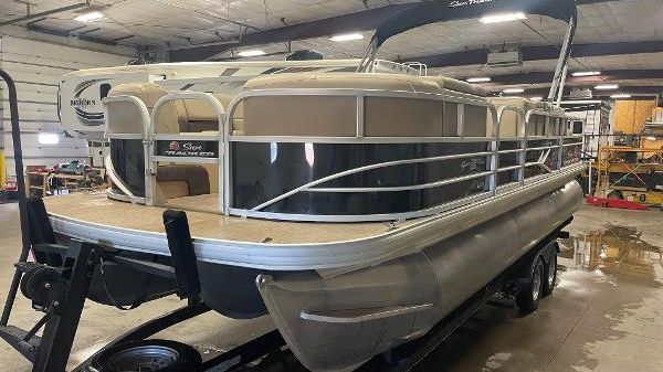 Sun Tracker SportFish 22 XP3 