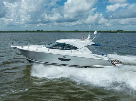 Riviera 4400 Sport Yacht image