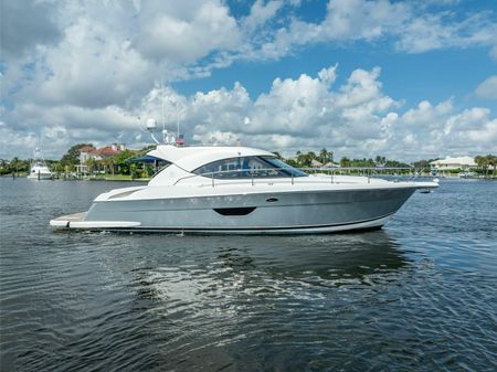 Riviera 4400 Sport Yacht image