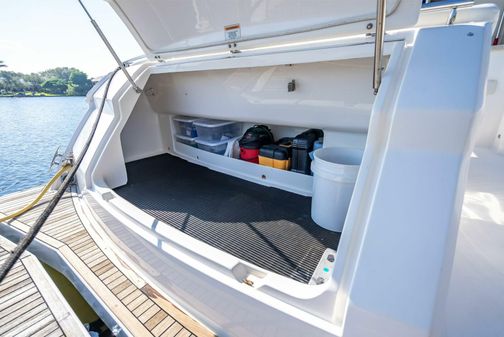 Riviera 4400 Sport Yacht image