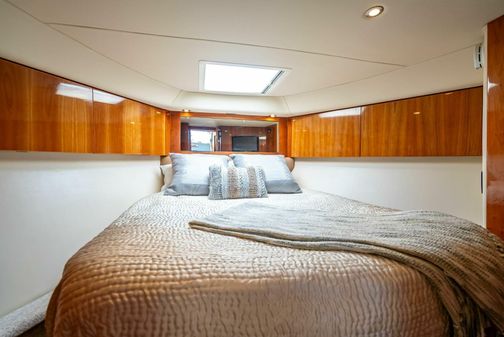 Riviera 4400 Sport Yacht image