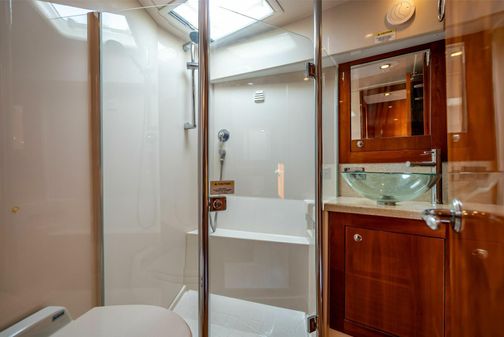 Riviera 4400 Sport Yacht image