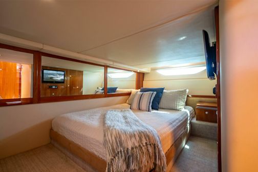 Riviera 4400 Sport Yacht image