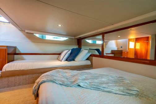 Riviera 4400 Sport Yacht image