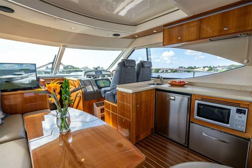 Riviera 4400 Sport Yacht image