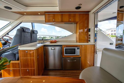 Riviera 4400 Sport Yacht image