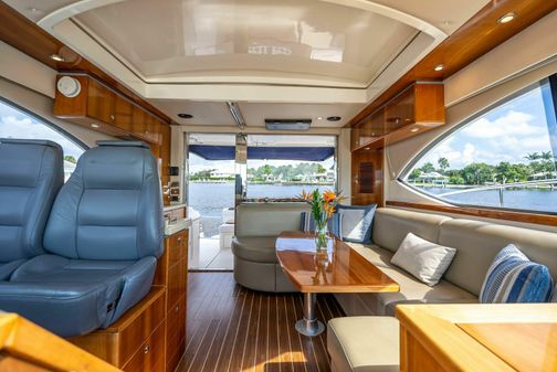 Riviera 4400 Sport Yacht image