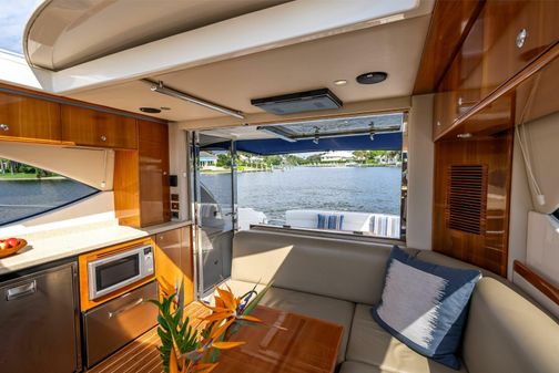 Riviera 4400 Sport Yacht image