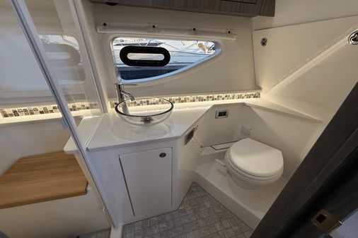 Sea Ray 370 Sundancer Outboard image