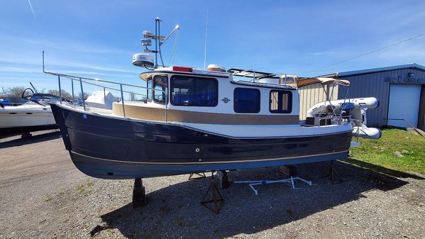 Ranger Tugs R-27 image