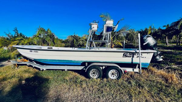 Carolina Skiff 2480 DLX 