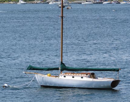 Eldredge-McInnis Sloop image