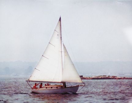 Eldredge-McInnis Sloop image