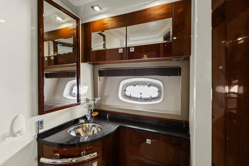 Sea Ray 450 Sundancer image