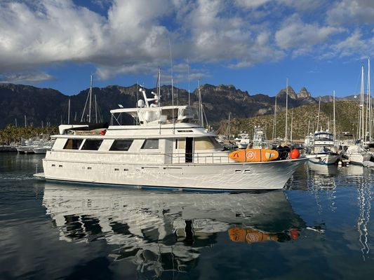 Hatteras MOTORYACHT - main image