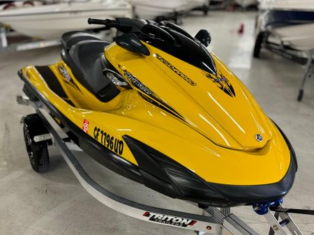 Yamaha-waverunner FZS image