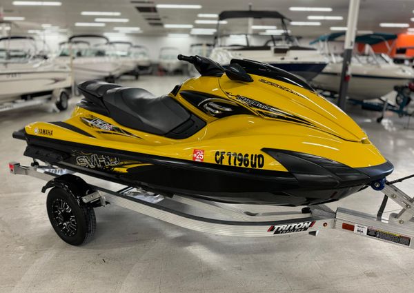 Yamaha-waverunner FZS image