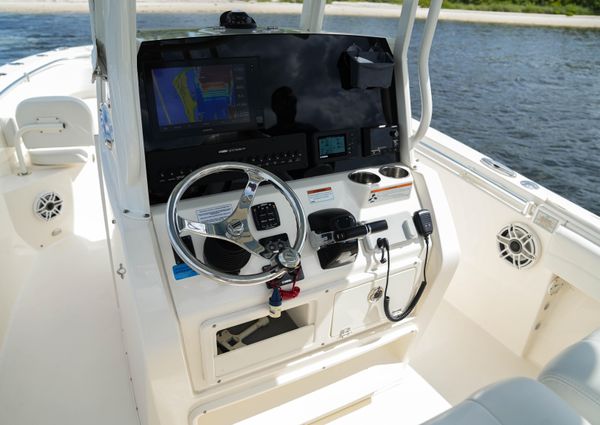 Cobia 262 Center Console image